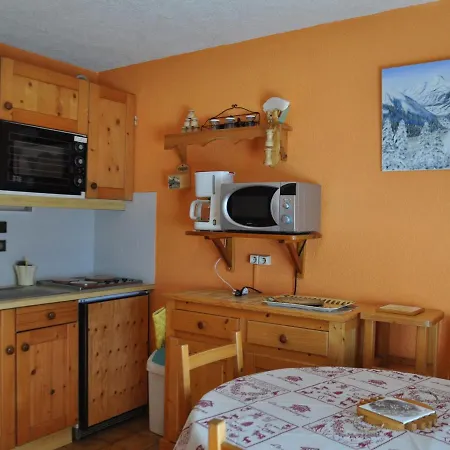 Apartment A 600m Du Centre, Balcon S/o, Parking, Animaux Acceptes ! - Fr-1-693-27 *